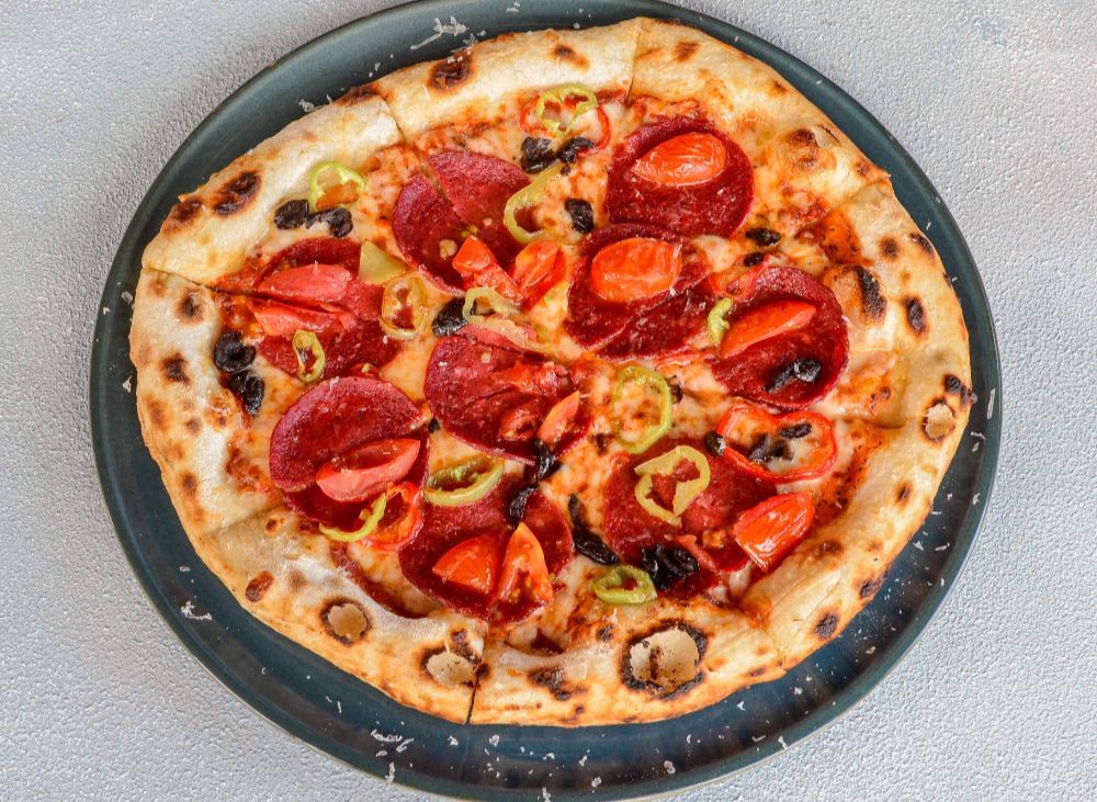 Acılı Sucuklu Pizza (Orta Boy)