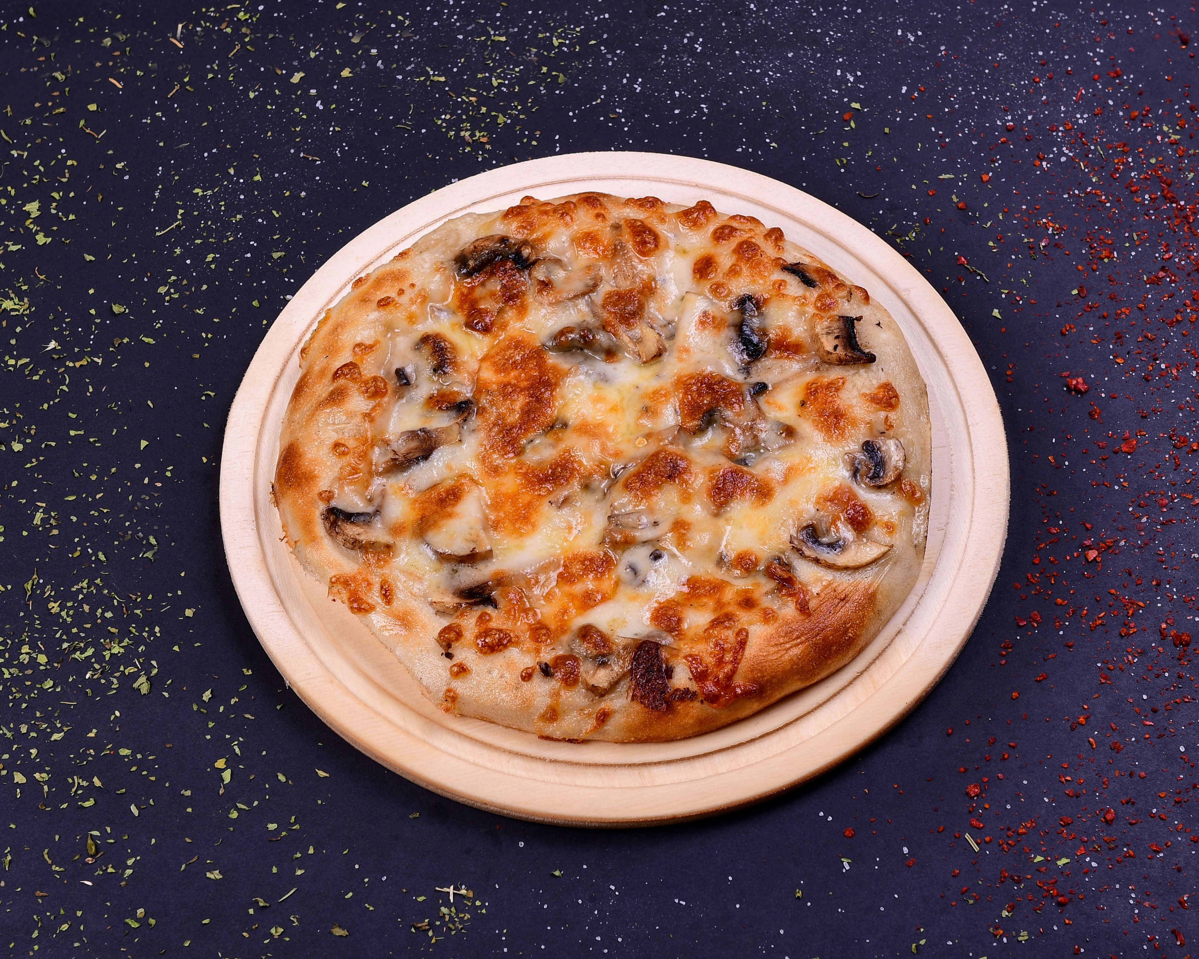 Mantarlı Kaşarlı Kır Pidesi