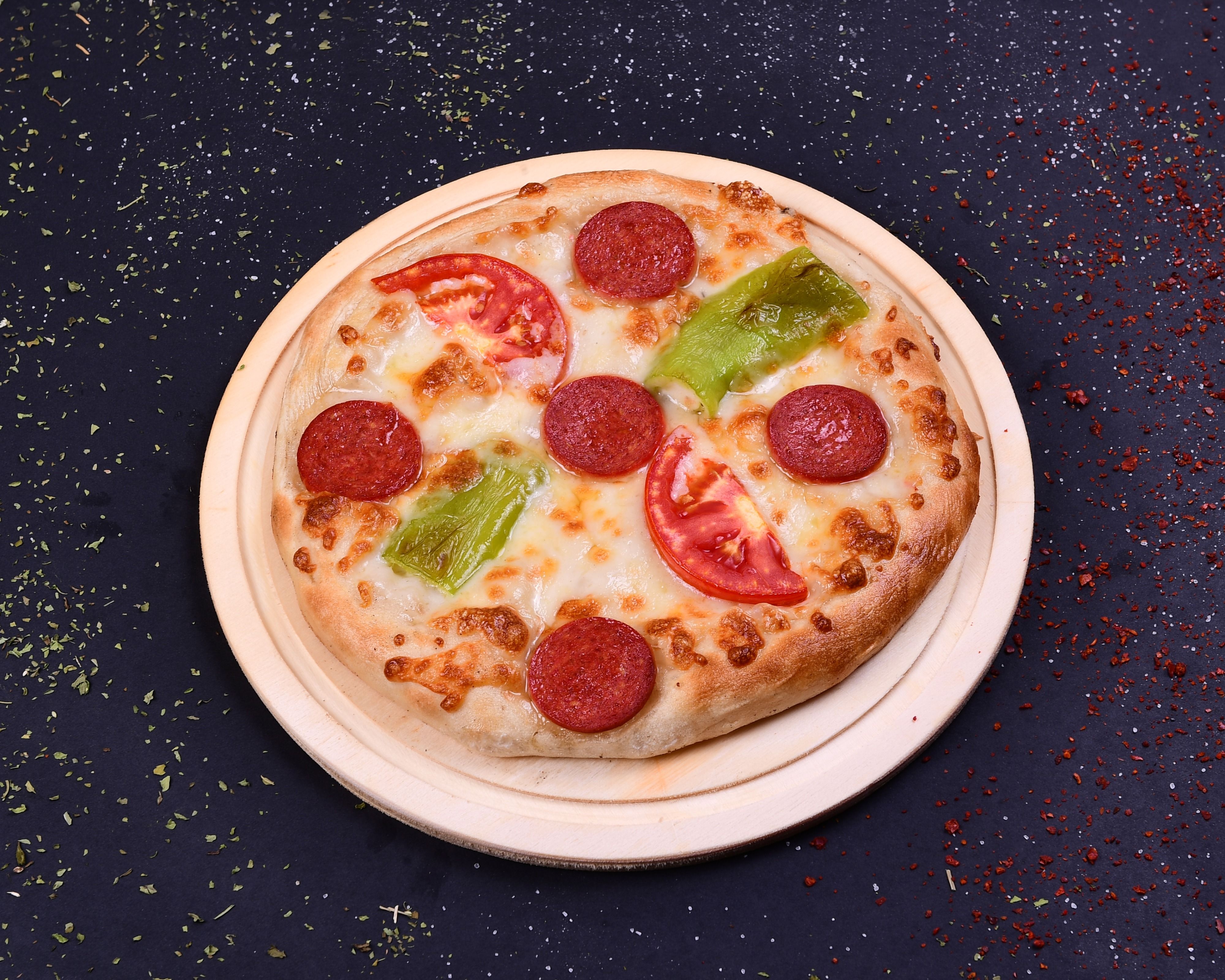 Sucuklu Kaşarlı Kır Pidesi