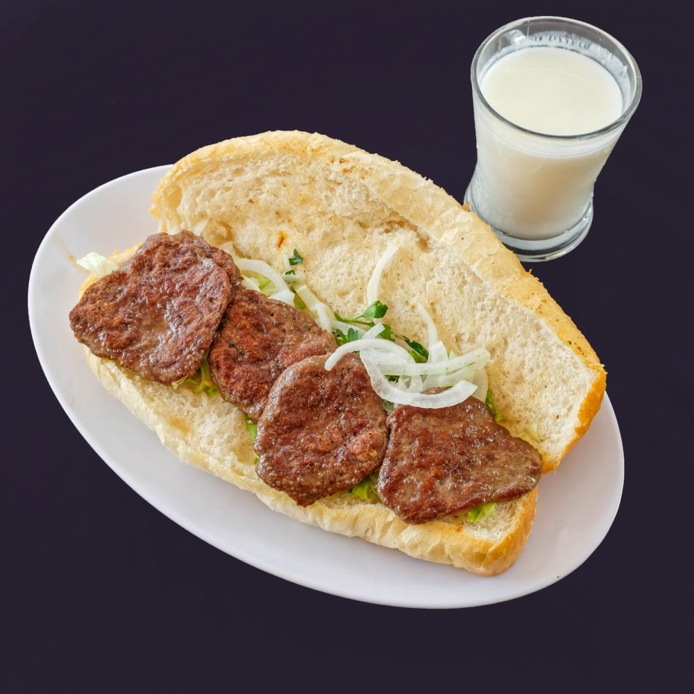Ekmek Arası Köfte Menü 2