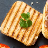 Atom Toast with Sausage