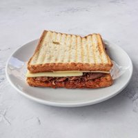 Kavurmalı Kaşarlı Tost