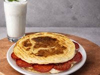 Sucuklu Bazlama Tost
