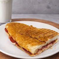 Tam Ekmek Sucuklu Tost