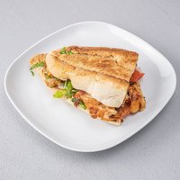 شاورما دجاج بنصف رغيف خبز