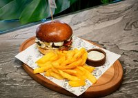 وجبة برجر أبيض