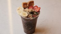 Muzlu Çilekli Bardak Waffle (Büyük Boy)