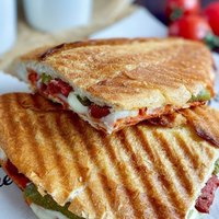 Yarım Ekmek Arası Kaşarlı Tost