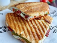 Tam Ekmek Arası Sucuklu Tost
