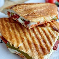 Tam Ekmek Arası Sucuklu Tost