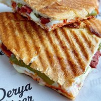 Tam Ekmek Arası Karışık Tost