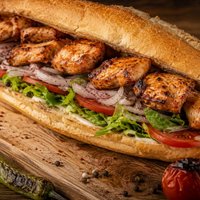Ekmek Arası Tavuk Şiş
