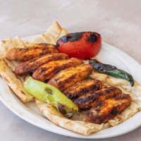 Aile menüsü ızgara yaprak kanat