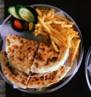 Bazlama Karışık Tost Menü