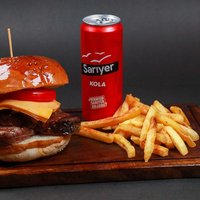 Tane Karabiberli Lokum Burger Menü