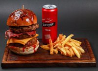 Mega Burger Menü
