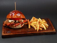 Hellim Tavuk Burger