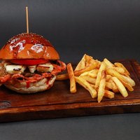 Hellim Tavuk Burger