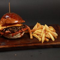 Soğanlı Mantarlı Tavuk Burger