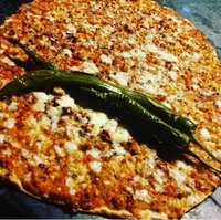 Kaşarlı Lahmacun