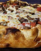 Kuşbaşılı Kaşarlı Pide