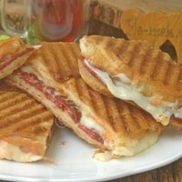 Bütün Karışık Tost