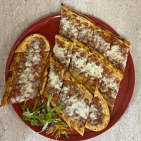 Kuşbaşı kaşarlı Pide